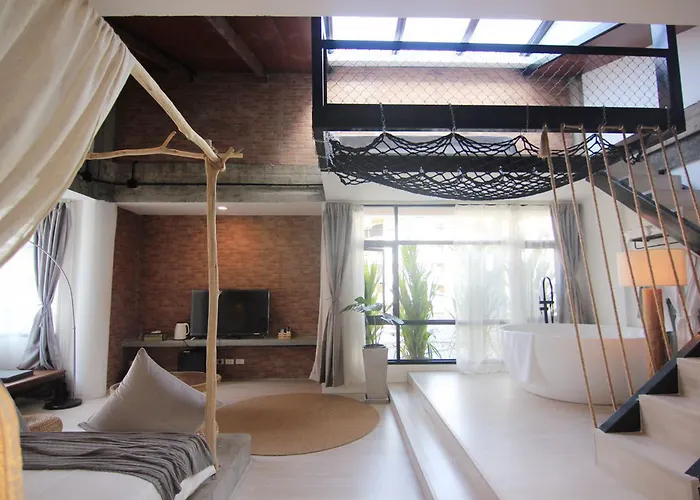 Yolo Boutique Hotel 3*